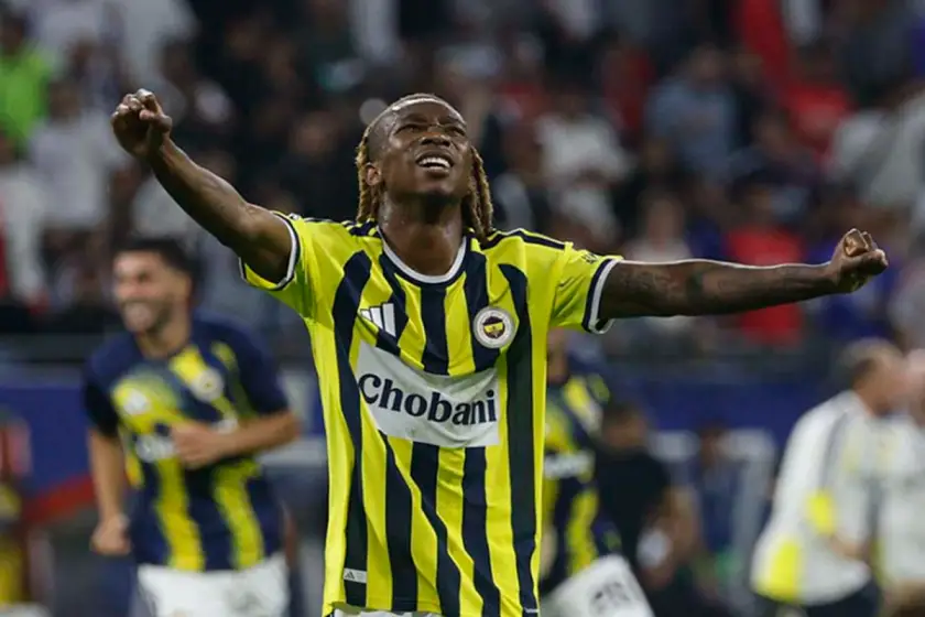 Fenerbahçe, iki isme veda ediyor