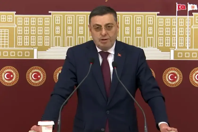 AKP’liler fon vurgununu eleştiren vekili “Truva Atı” ilan etti