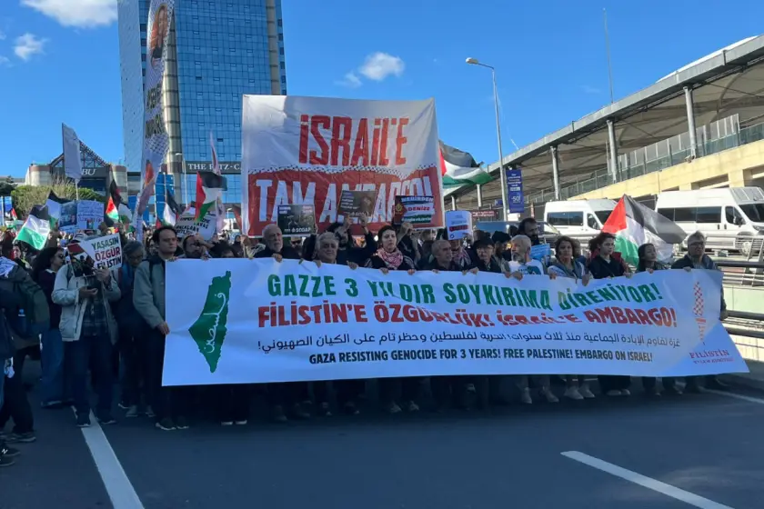 Taksim'den Dolmabahçe'ye Filistin yürüyüşü: 