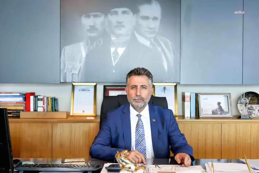 Bayraklı Belediyesi operasyonu: Eski Başkan Serdar Sandal dahil 15 kişi tutuklandı