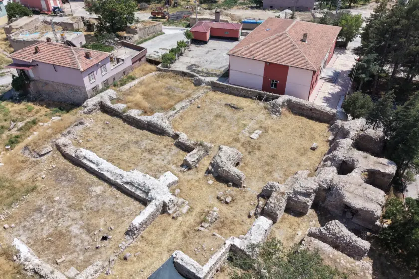 Tyana Antik Kenti'nde 20 yıl sonra kazılar yeniden başladı: Roma Hamamı'nda Tunç Çağı izlerine rastlandı