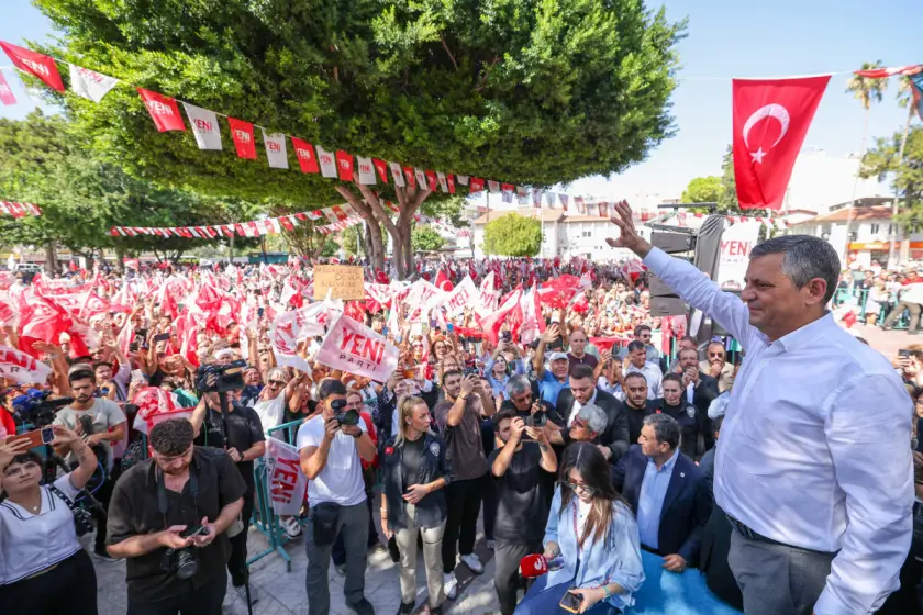 Özgür Özel Silifke'den seslendi: ‘Kimse enseyi karartmasın’