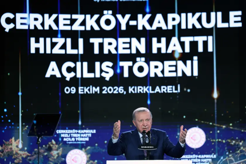 Erdoğan'dan fon savunması: Kadrolarımıza karşı operasyon yürütülmesine eyvallah demeyeceğiz
