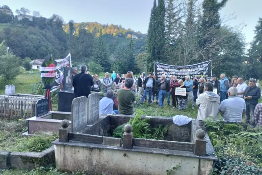 Elif Kanlıoğlu ve Osman Turan Bozacı mezarları başında anıldı