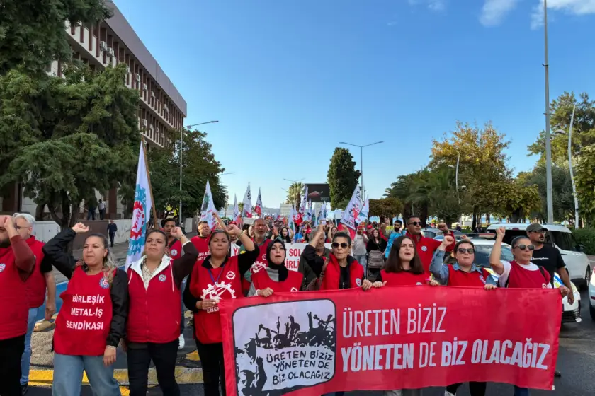 Smart işçilerinden kent merkezinde yürüyüş: Talepler karşılanana dek mücadelemiz sürecek”