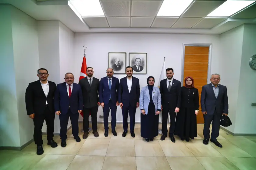 AKP'nin desteklediği adaya karşı kazanmıştı: İstanbul 2 Nolu Barosu Başkanı Saka, AKP İl Başkanlığını ziyaret etti