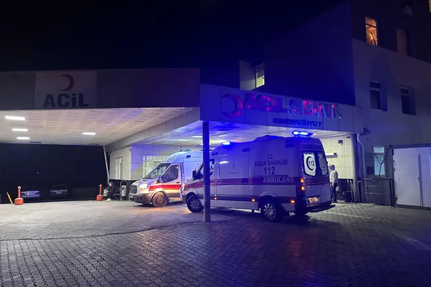 İzmir'de yemek firmasından gıda zehirlenmesi şüphesi: 80 işçi hastaneye kaldırıldı