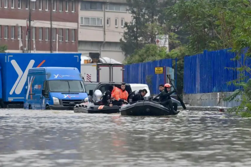 Son 84 yılın en yüksek seviyesi: İstanbul'a aylık toplam yağışın 4 katı bir günde düştü