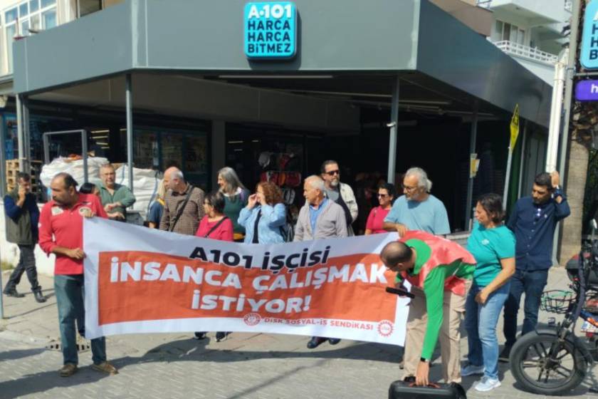 Fethiye A 101 işçilerinden basın açıklaması; “Su hakkı, oturma hakkı, yemek hakkı” için eylemdeyiz