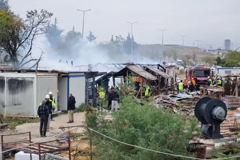 Ankara'da işçilerin kaldığı konteynerlerde yangın