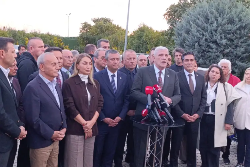 Özgür Özel ve Müsavat Dervişoğlu, İBB duruşmasını izledi