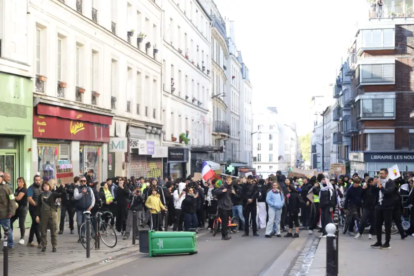 Fransa'da Sarı Yelekliler yeniden sokağa çıktı: Ülke genelinde protesto çağrısı