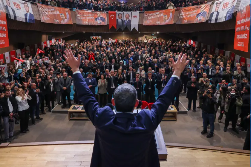 Özgür Özel Yozgat'ta: 'Ya otokrasi ya demokrasi'