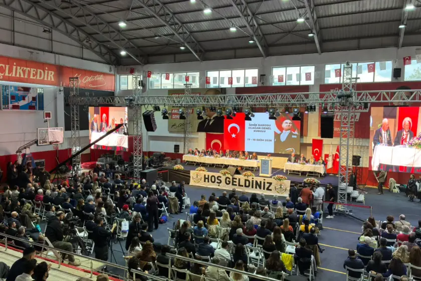 İzmir Barosu Olağan Genel Kurulu başladı: 'Hukukun üstünlüğünü savunmaya devam edeceğiz'