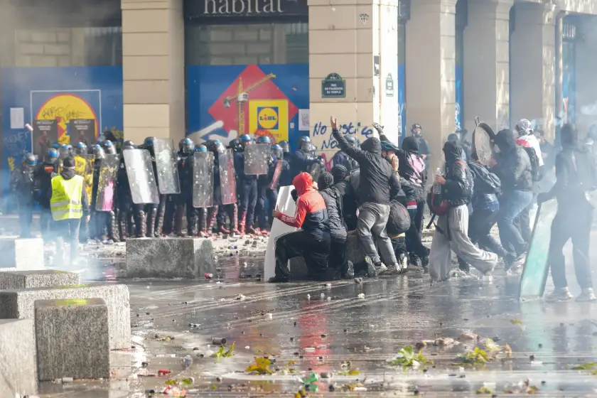 BM raportörleri: Fransa'daki öğrencilere yönelik şiddet nedeniyle dehşete kapıldık