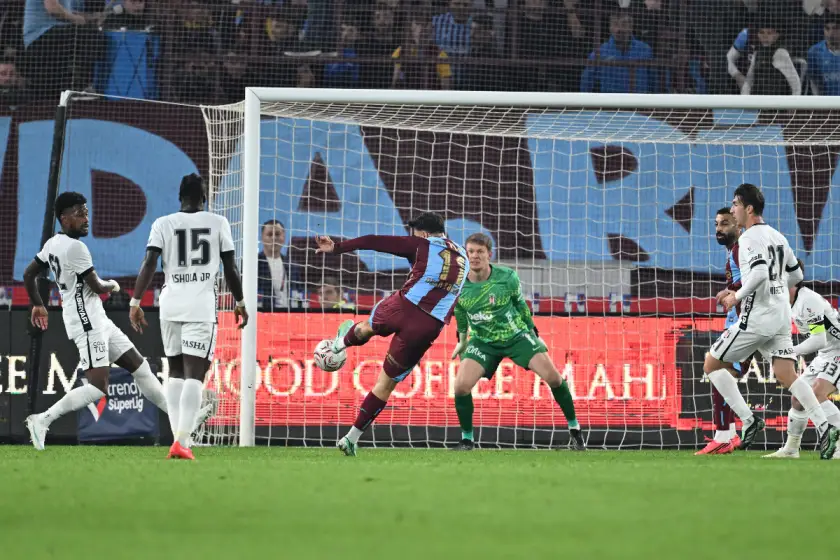 Süper Lig'de 8. haftanın kapanış maçı: Trabzonspor-Beşiktaş 2-0