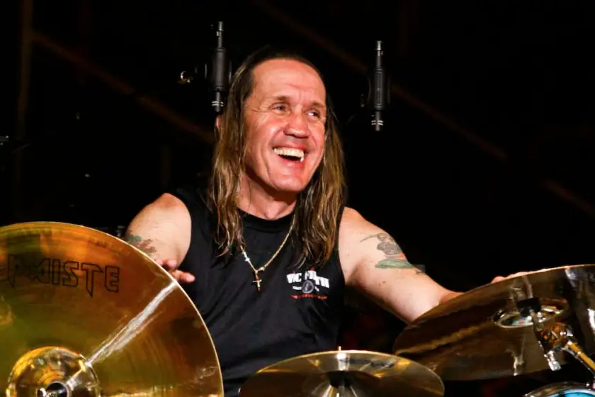 Iron Maiden'ın eski davulcusu Nicko McBrain, Trump'la golf oynamayı reddetti