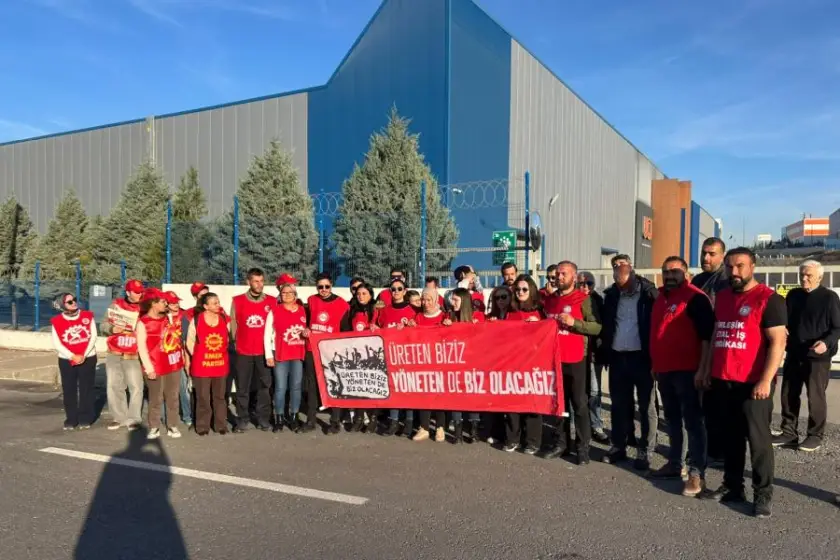 Smart Solar işçileri, direnişteki Ulusoy Bakır işçilerini ziyaret etti