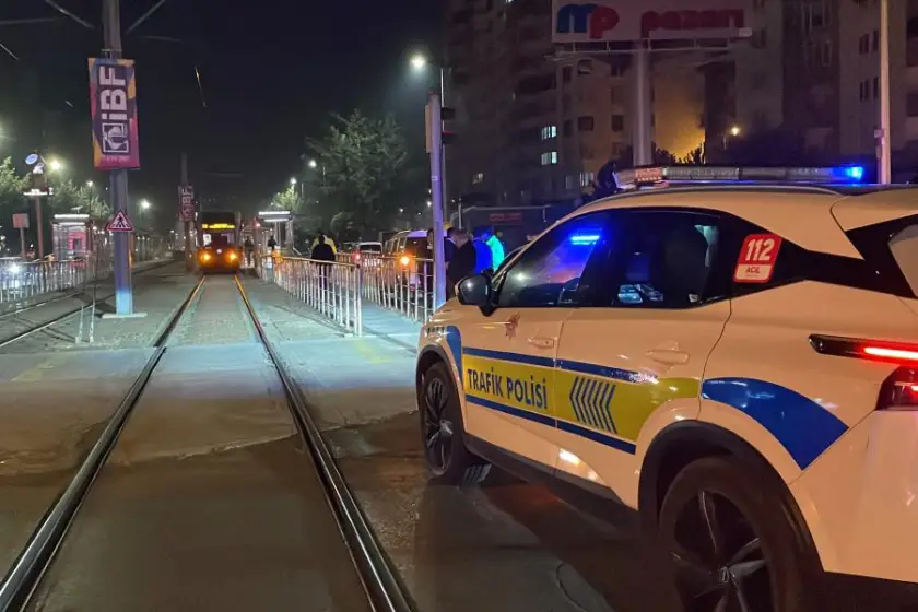 Kayseri'de tramvayın çarptığı yaya ağır yaralandı