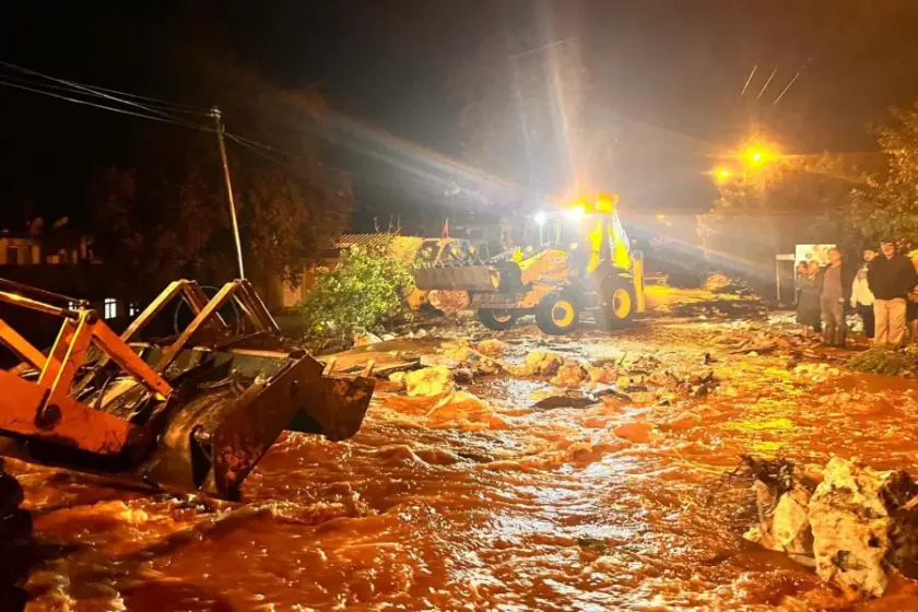Antalya Demre'de kuvvetli sağanak, sel ve su baskınlarına neden oldu