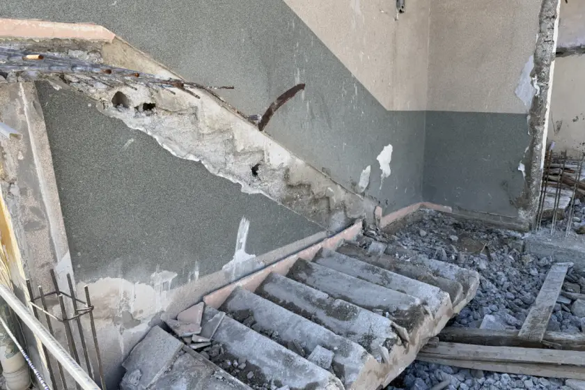 Mersin'de iş cinayeti: Beton merdivenin altında kalan işçi yaşamını yitirdi