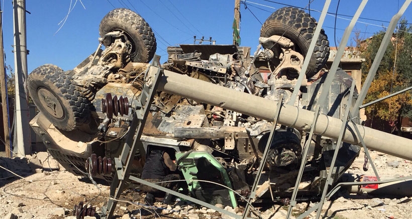 Nusaybin'de zırhlı araç geçerken bomba patladı: 6 polis yaralı