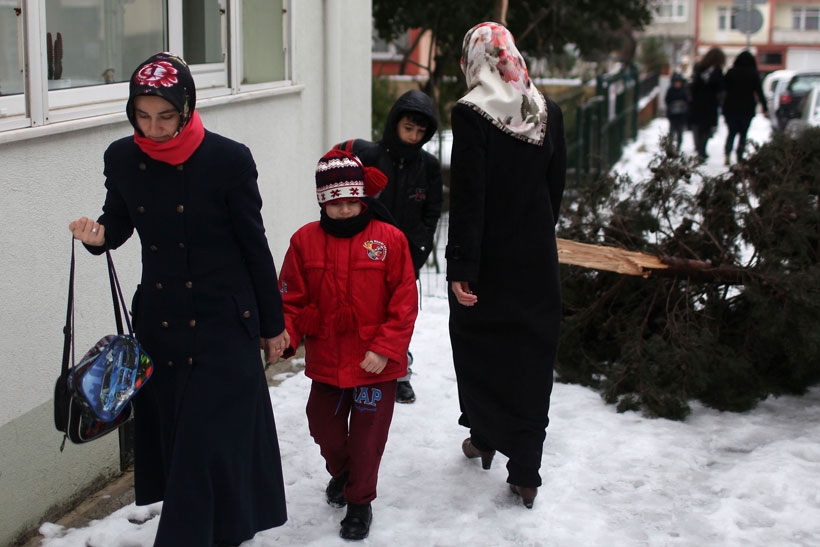 İstanbul Valisi Şahin: İstanbul'da yarın eğitim-öğretime devam edilecek