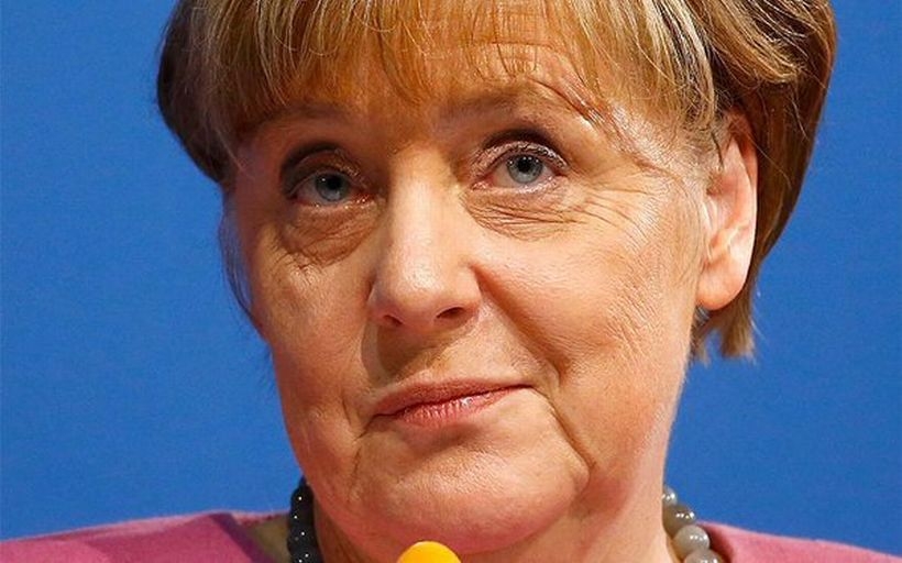 Merkel 'taciz' faturasını tüm mültecilere kesti