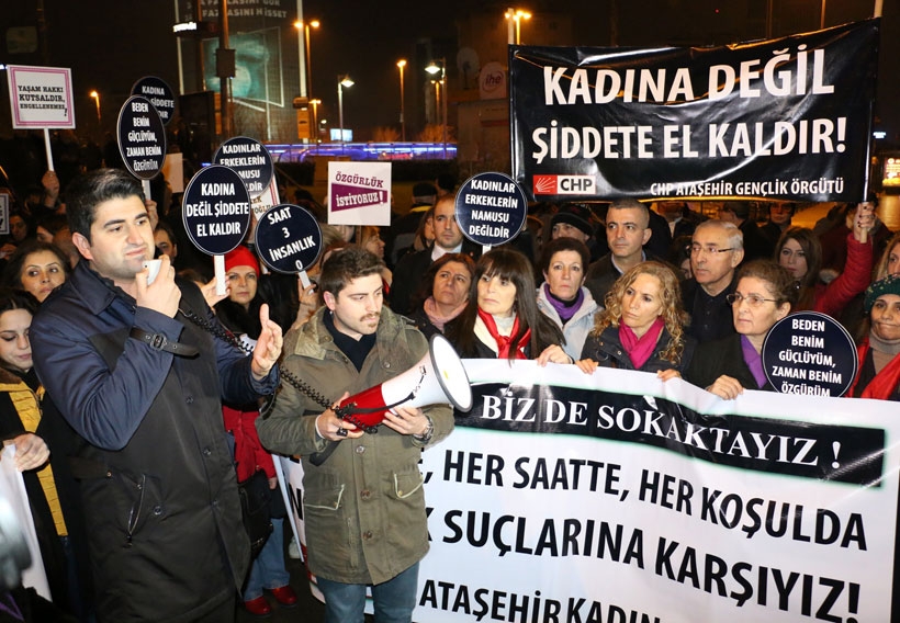 CHP'li kadınlardan Kadıköy Bostancı’da tecavüz protestosu