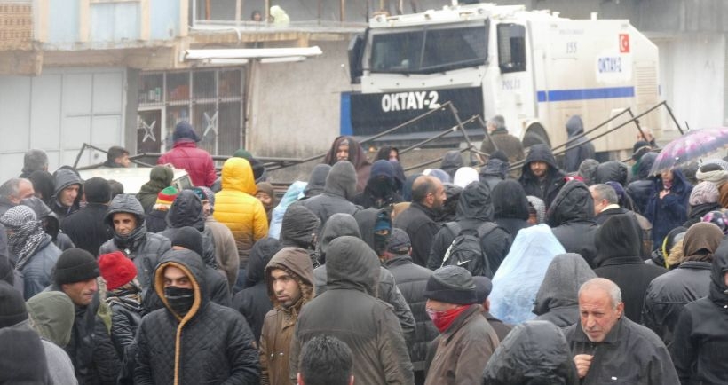 Nusaybin'deki saldırıda aralarında gazetecilerin de olduğu 85 kişi gözaltına alındı