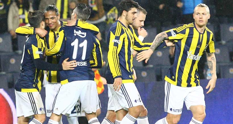 Fenerbahçe, Kasımpaşa'yı 3 - 1'le geçip puanını 49 yaptı