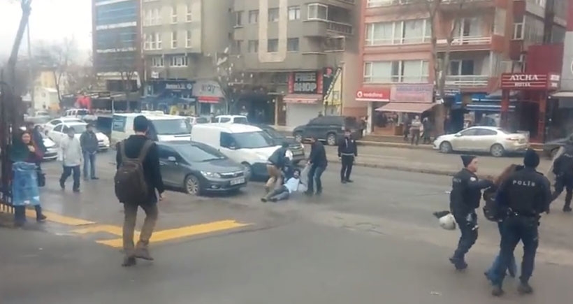 Polis Cebeci Kampüsünde karakol kurdu 15 öğrenciyi gözaltına aldı