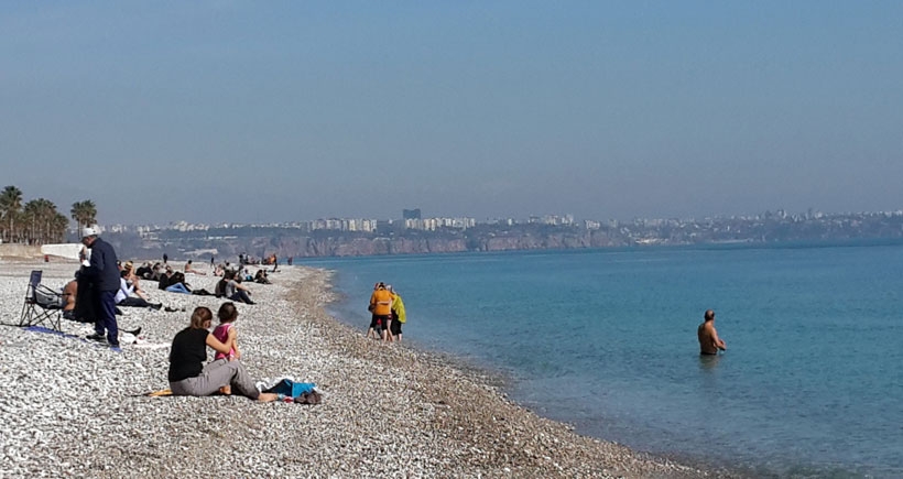 Şubat'ta Antalya'da deniz keyfi