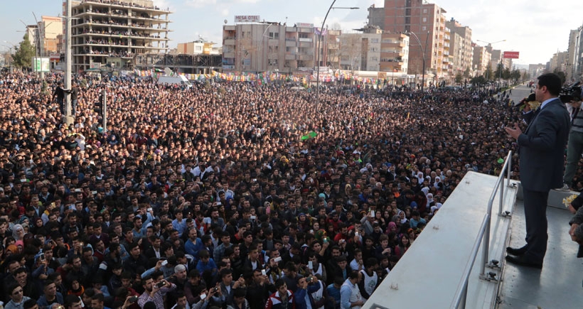 Demirtaş: Davutoğlu 'Ermenilere ne yaptıysak size de yaparız' diyor