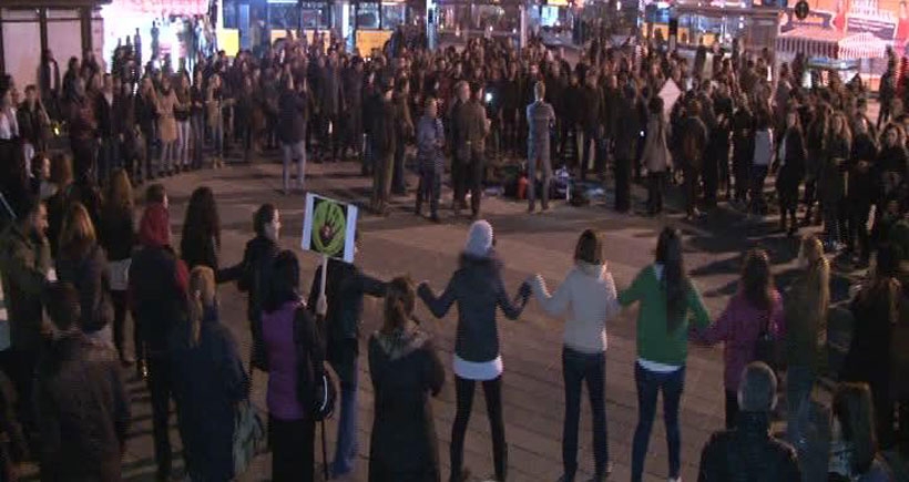 Kadıköy'de tulumlu horonlu Cerattepe eylemi yapıldı