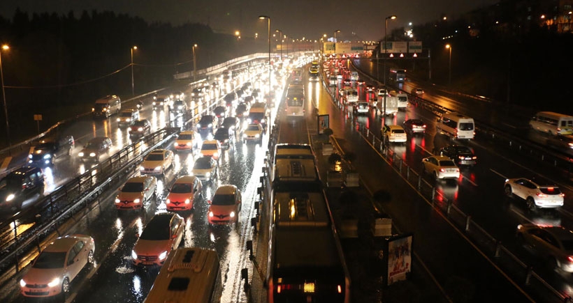 İstanbul'da trafik yoğunluğu yüzde 91'e ulaştı