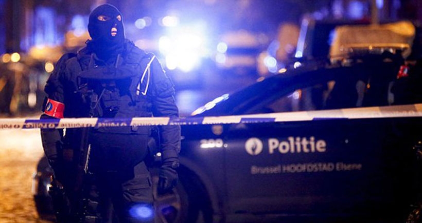 Brüksel'de Paris saldırısıyla ilgili operasyon: 1 kişi öldü