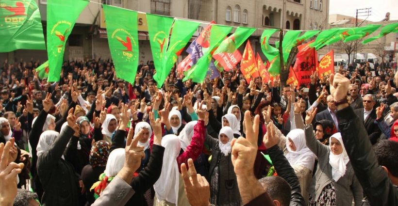 Antep Newrozu'ndan 'müzakere masasına dönme' çağrısı