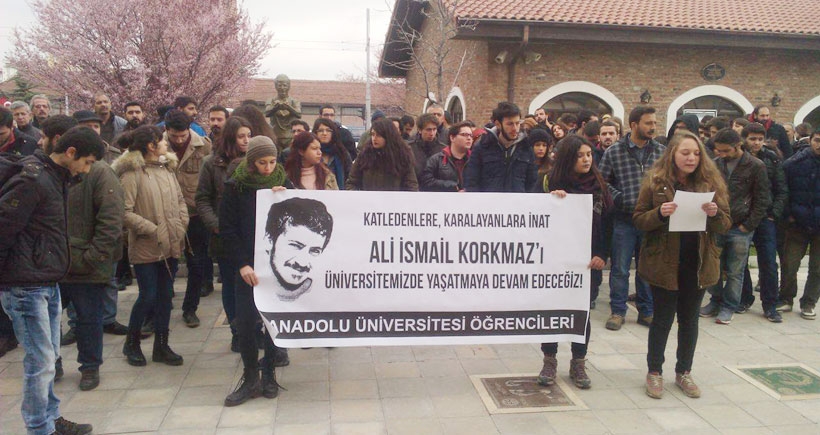 Anadolu Üniversitesindeki uzaklaştırmalar protesto edildi