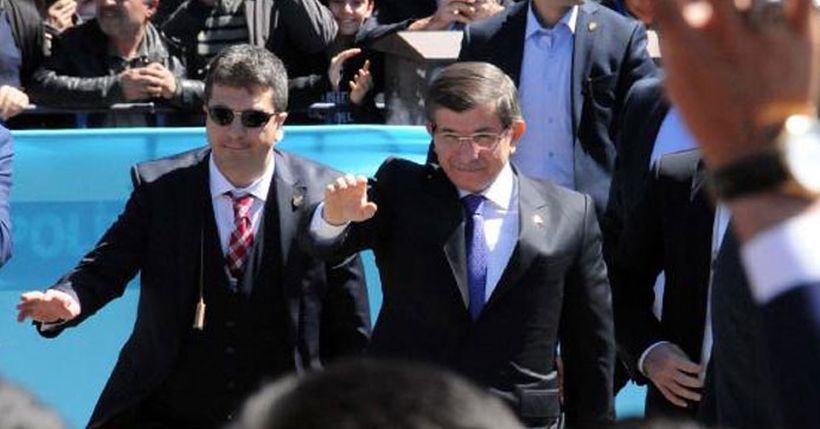 Davutoğlu: Konya'da doğmuş, İstanbul'a aşık olmuş olabilirim ama ebediyen Diyarbakırlıyım