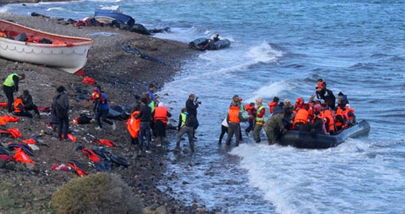 Ege'de mültecileri taşıyan tekne battı: 5 kişi öldü