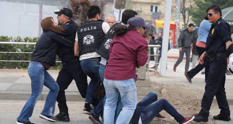 Ankara'da Maraş için yapılan yürüyüşe polis saldırdı: 10 gözaltı