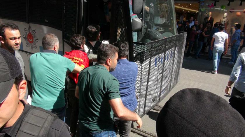 Grup Yorum'a destek eylemine polis saldırdı