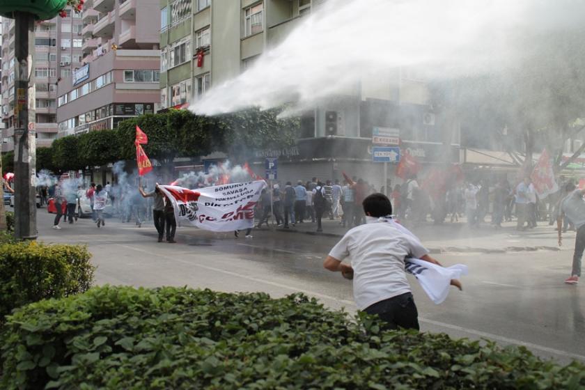 Adana’da 1 Mayıs saldırılar altında kutlandı