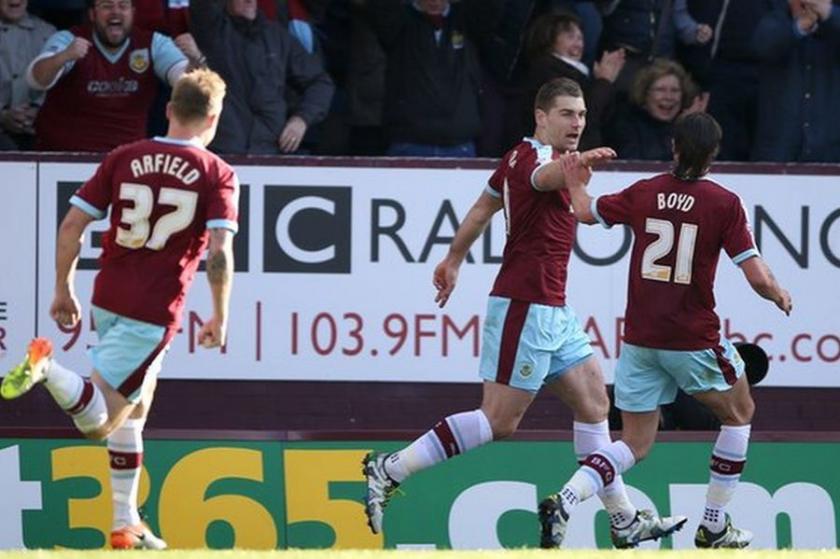 Burnley 1 yıl aradan sonra Premier Lig'e döndü