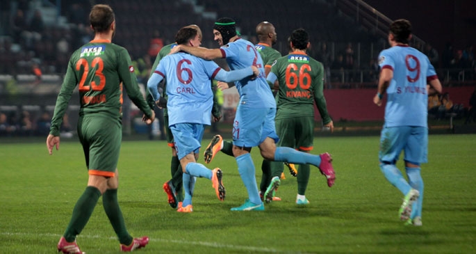 Rizespor'u 3-2'yle geçen Trabzon, 5.'liğe yükseldi