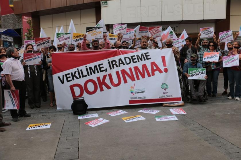 HDP ve HDK dokunulmazlıkların kaldırılmasını protesto etti