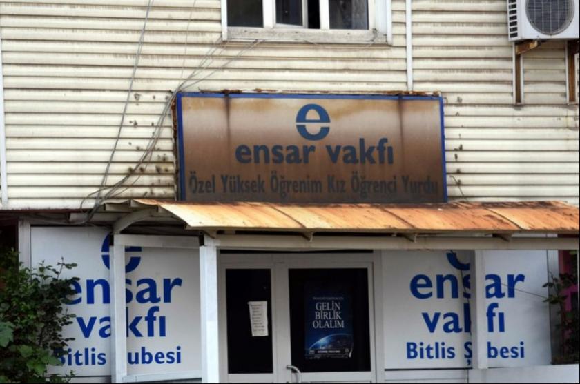 Öğrenci yurdu Ensar Vakfı’na devredildi