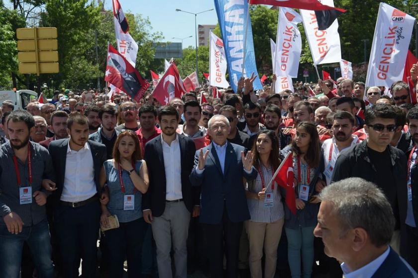 CHP’liler yasağa rağmen yürüdü