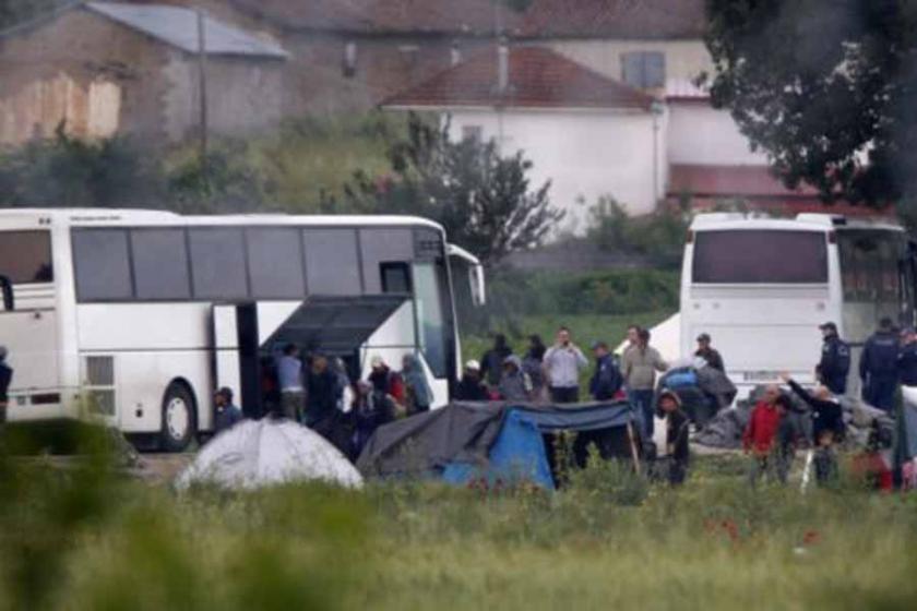 Yunanistan, İdomeni mülteci kampını boşaltıyor